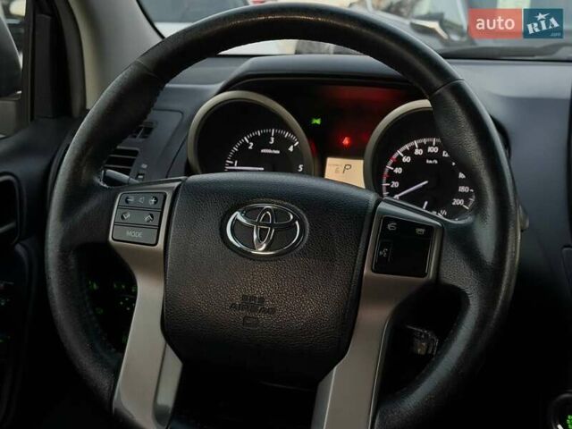 Тойота Ленд Крузер Прадо 2012 в Харькове на Automoto.ua Белый Тойота Ленд Крузер Прадо, объемом двигателя 2.98 л и пробегом 208 тыс. км за 27400 $, фото 25 на Automoto.ua