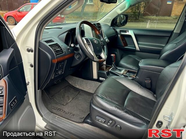 Белый Тойота Ленд Крузер Прадо, объемом двигателя 4 л и пробегом 188 тыс. км за 22000 $, фото 7 на Automoto.ua