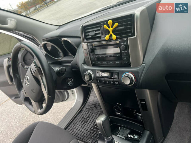 Тойота Ленд Крузер Прадо 2012 в Днепре (Днепропетровске) на Automoto.ua Белый Тойота Ленд Крузер Прадо, объемом двигателя 2.69 л и пробегом 38 тыс. км за 29000 $, фото 19 на Automoto.ua