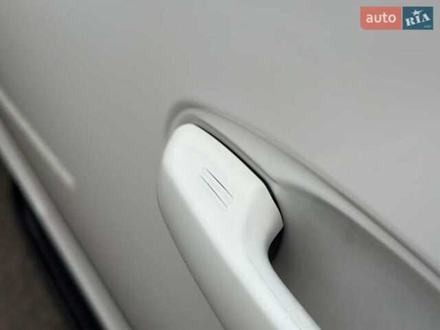 Білий Тойота Ленд Крузер Прадо, об'ємом двигуна 3 л та пробігом 291 тис. км за 27400 $, фото 19 на Automoto.ua