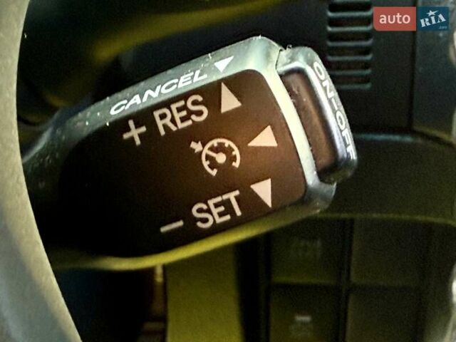 Белый Тойота Ленд Крузер Прадо, объемом двигателя 3 л и пробегом 267 тыс. км за 23500 $, фото 45 на Automoto.ua