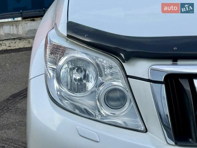 Белый Тойота Ленд Крузер Прадо, объемом двигателя 3 л и пробегом 267 тыс. км за 23500 $, фото 24 на Automoto.ua