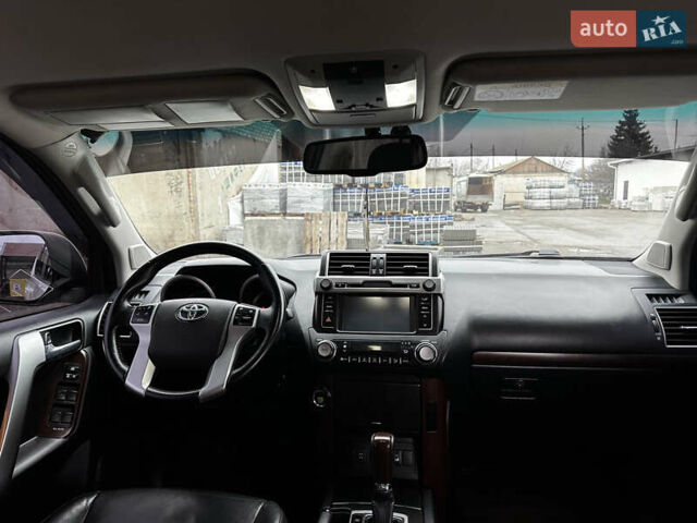 Белый Тойота Ленд Крузер Прадо, объемом двигателя 3 л и пробегом 148 тыс. км за 27500 $, фото 19 на Automoto.ua