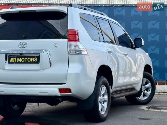 Белый Тойота Ленд Крузер Прадо, объемом двигателя 3 л и пробегом 267 тыс. км за 23500 $, фото 4 на Automoto.ua
