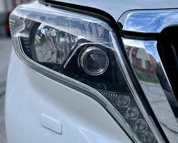 Белый Тойота Ленд Крузер Прадо, объемом двигателя 3 л и пробегом 185 тыс. км за 28900 $, фото 15 на Automoto.ua
