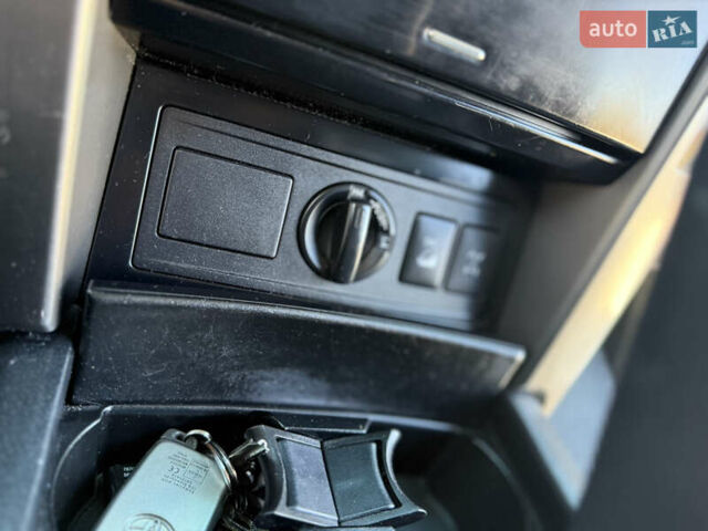 Белый Тойота Ленд Крузер Прадо, объемом двигателя 3 л и пробегом 267 тыс. км за 24000 $, фото 13 на Automoto.ua