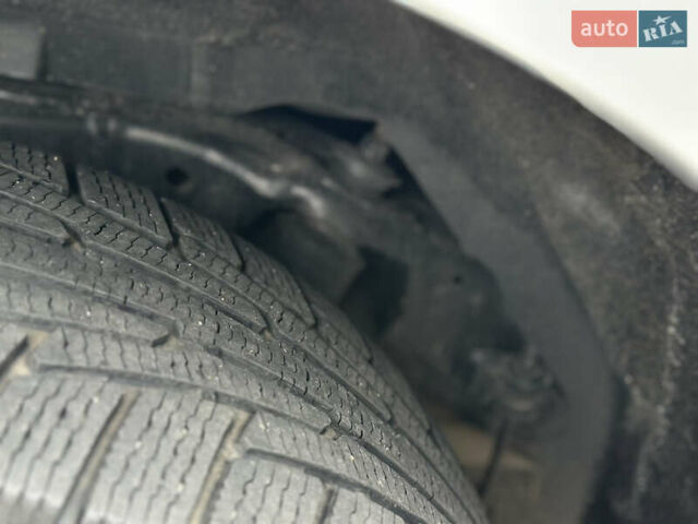 Білий Тойота Ленд Крузер Прадо, об'ємом двигуна 3 л та пробігом 291 тис. км за 27400 $, фото 18 на Automoto.ua