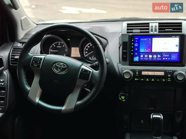 Білий Тойота Ленд Крузер Прадо, об'ємом двигуна 3 л та пробігом 291 тис. км за 27400 $, фото 26 на Automoto.ua