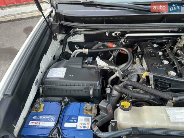 Белый Тойота Ленд Крузер Прадо, объемом двигателя 3 л и пробегом 267 тыс. км за 23500 $, фото 65 на Automoto.ua