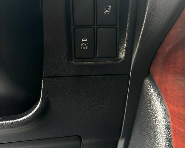 Белый Тойота Ленд Крузер Прадо, объемом двигателя 3 л и пробегом 148 тыс. км за 27500 $, фото 29 на Automoto.ua