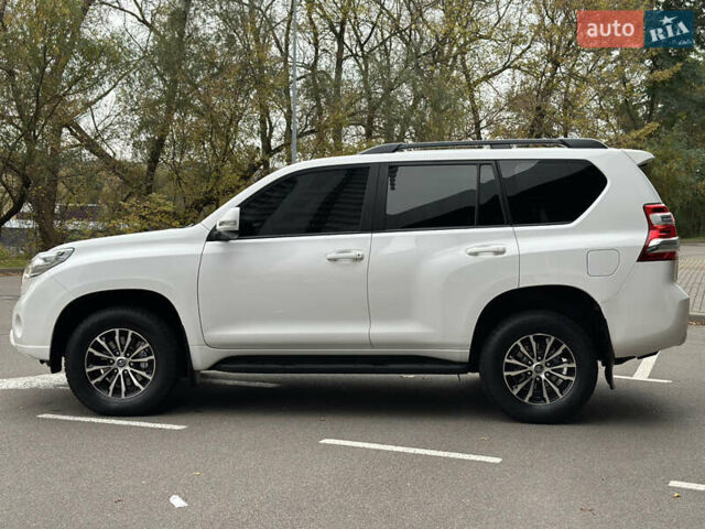 Білий Тойота Ленд Крузер Прадо, об'ємом двигуна 3 л та пробігом 291 тис. км за 27400 $, фото 9 на Automoto.ua