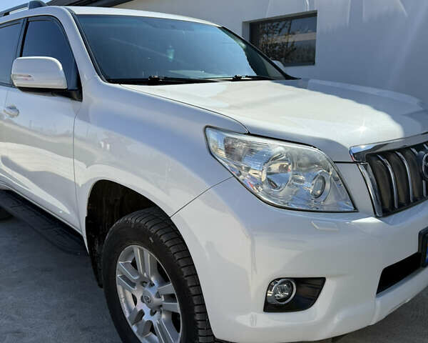 Белый Тойота Ленд Крузер Прадо, объемом двигателя 3 л и пробегом 267 тыс. км за 24000 $, фото 7 на Automoto.ua