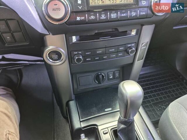 Білий Тойота Ленд Крузер Прадо, об'ємом двигуна 3 л та пробігом 266 тис. км за 23900 $, фото 16 на Automoto.ua