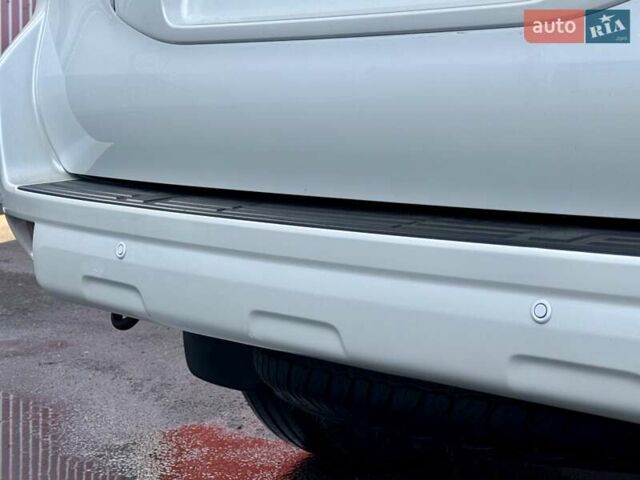 Белый Тойота Ленд Крузер Прадо, объемом двигателя 3 л и пробегом 267 тыс. км за 23500 $, фото 14 на Automoto.ua