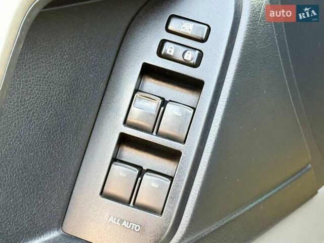 Белый Тойота Ленд Крузер Прадо, объемом двигателя 3 л и пробегом 267 тыс. км за 23500 $, фото 30 на Automoto.ua