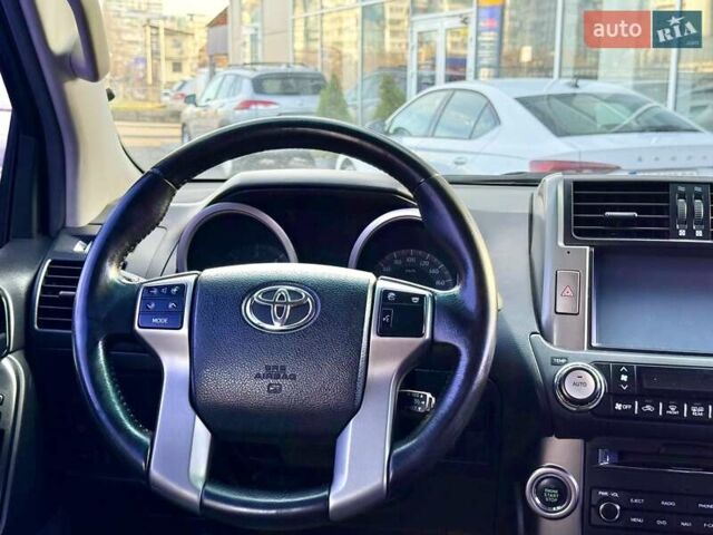 Белый Тойота Ленд Крузер Прадо, объемом двигателя 3 л и пробегом 267 тыс. км за 23500 $, фото 33 на Automoto.ua