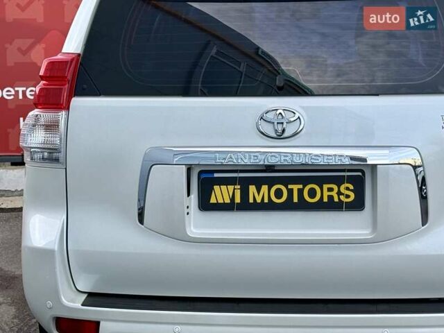 Белый Тойота Ленд Крузер Прадо, объемом двигателя 3 л и пробегом 267 тыс. км за 23500 $, фото 9 на Automoto.ua