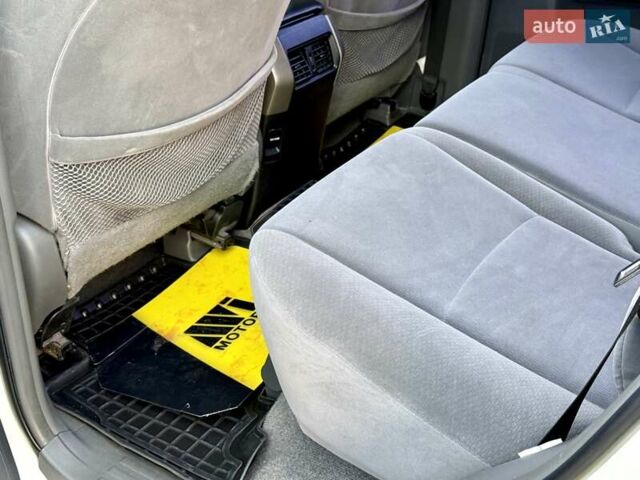 Белый Тойота Ленд Крузер Прадо, объемом двигателя 3 л и пробегом 267 тыс. км за 23500 $, фото 54 на Automoto.ua