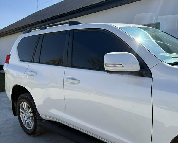 Белый Тойота Ленд Крузер Прадо, объемом двигателя 3 л и пробегом 267 тыс. км за 24500 $, фото 6 на Automoto.ua