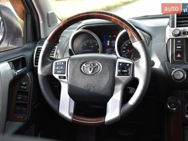 Белый Тойота Ленд Крузер Прадо, объемом двигателя 3 л и пробегом 231 тыс. км за 31700 $, фото 45 на Automoto.ua