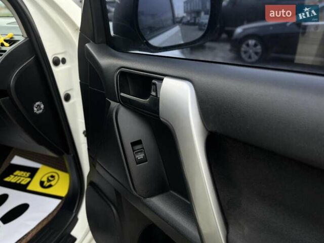 Тойота Ленд Крузер Прадо 2014 в Мукачеве на Automoto.ua Белый Тойота Ленд Крузер Прадо, объемом двигателя 2.98 л и пробегом 173 тыс. км за 31150 $, фото 21 на Automoto.ua