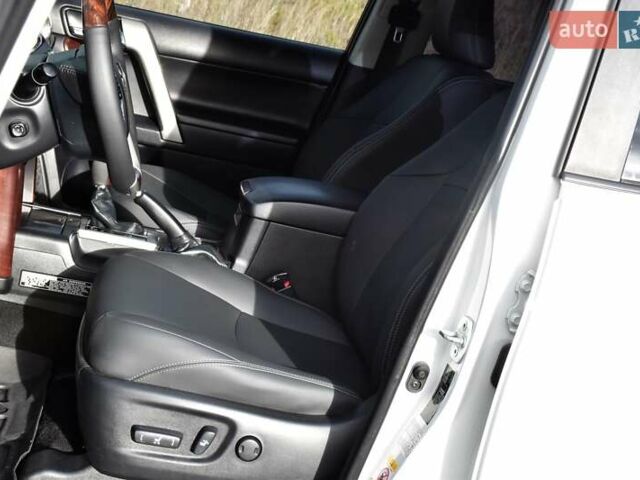 Белый Тойота Ленд Крузер Прадо, объемом двигателя 3 л и пробегом 231 тыс. км за 31700 $, фото 54 на Automoto.ua