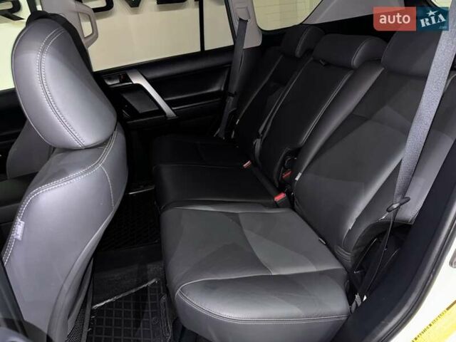 Белый Тойота Ленд Крузер Прадо, объемом двигателя 2.98 л и пробегом 112 тыс. км за 31900 $, фото 103 на Automoto.ua