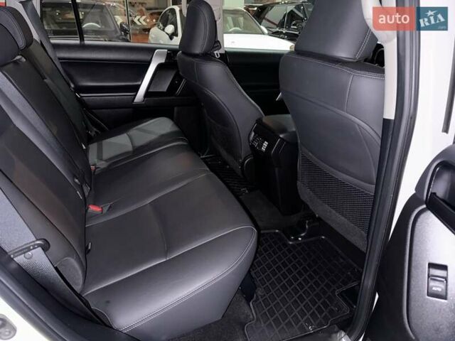 Белый Тойота Ленд Крузер Прадо, объемом двигателя 2.98 л и пробегом 112 тыс. км за 31900 $, фото 116 на Automoto.ua