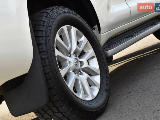 Белый Тойота Ленд Крузер Прадо, объемом двигателя 3 л и пробегом 231 тыс. км за 31700 $, фото 36 на Automoto.ua