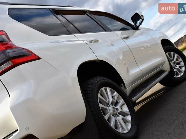 Белый Тойота Ленд Крузер Прадо, объемом двигателя 3 л и пробегом 231 тыс. км за 31700 $, фото 35 на Automoto.ua