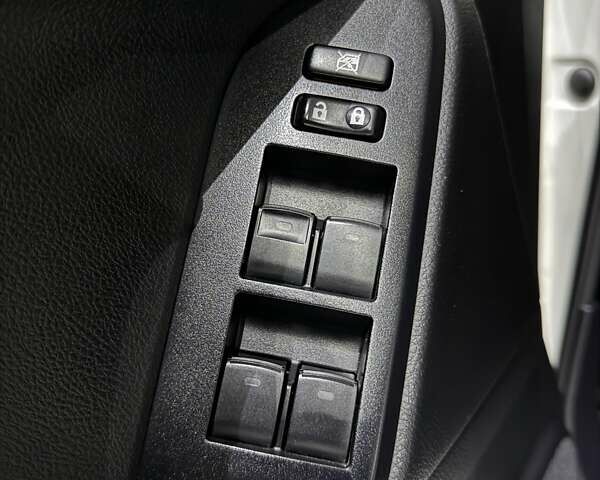 Белый Тойота Ленд Крузер Прадо, объемом двигателя 2.98 л и пробегом 112 тыс. км за 31900 $, фото 58 на Automoto.ua