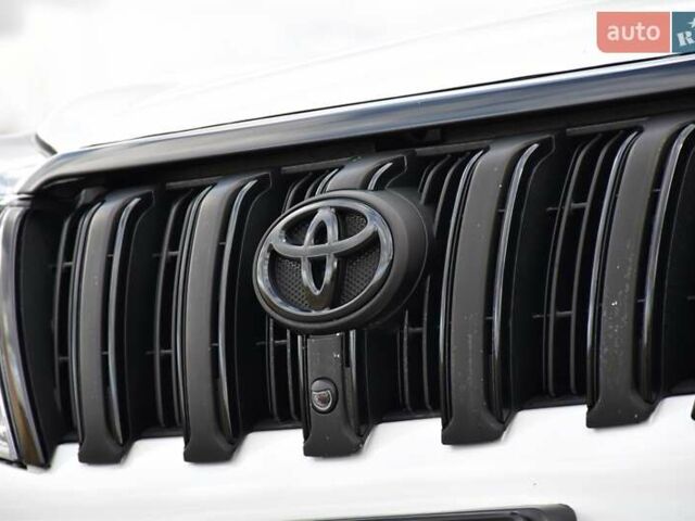 Белый Тойота Ленд Крузер Прадо, объемом двигателя 3 л и пробегом 231 тыс. км за 31700 $, фото 16 на Automoto.ua