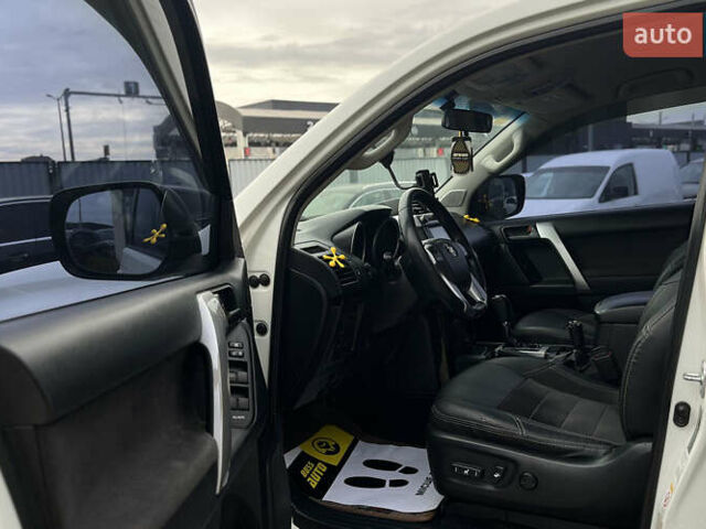 Тойота Ленд Крузер Прадо 2014 в Мукачеве на Automoto.ua Белый Тойота Ленд Крузер Прадо, объемом двигателя 2.98 л и пробегом 173 тыс. км за 31150 $, фото 19 на Automoto.ua