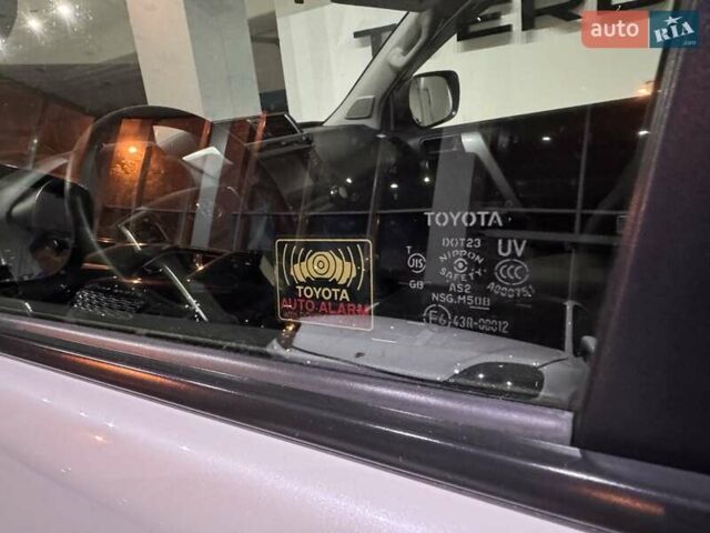 Белый Тойота Ленд Крузер Прадо, объемом двигателя 2.98 л и пробегом 112 тыс. км за 31900 $, фото 31 на Automoto.ua