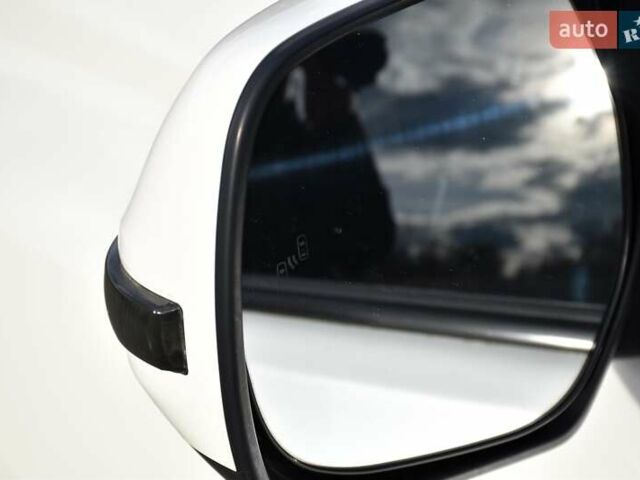 Белый Тойота Ленд Крузер Прадо, объемом двигателя 3 л и пробегом 231 тыс. км за 31700 $, фото 27 на Automoto.ua