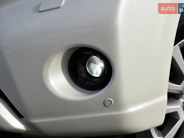 Белый Тойота Ленд Крузер Прадо, объемом двигателя 3 л и пробегом 231 тыс. км за 31700 $, фото 21 на Automoto.ua