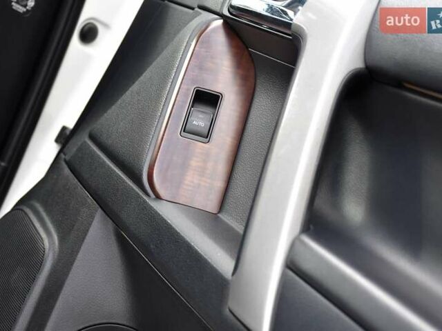 Белый Тойота Ленд Крузер Прадо, объемом двигателя 3 л и пробегом 231 тыс. км за 31700 $, фото 66 на Automoto.ua