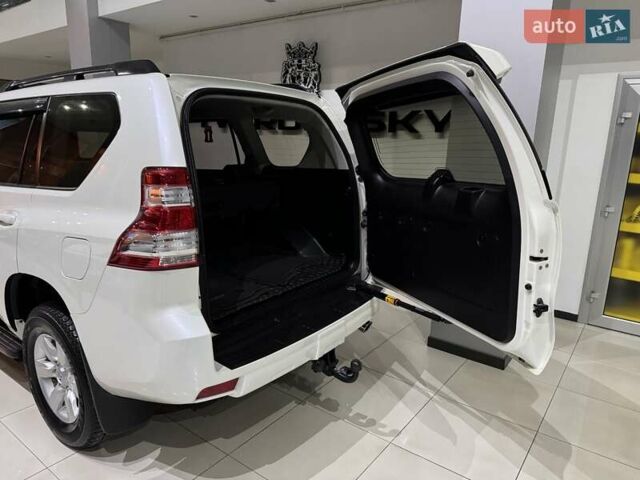 Белый Тойота Ленд Крузер Прадо, объемом двигателя 2.98 л и пробегом 112 тыс. км за 31900 $, фото 46 на Automoto.ua