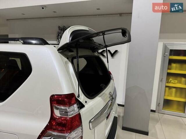 Белый Тойота Ленд Крузер Прадо, объемом двигателя 2.98 л и пробегом 112 тыс. км за 31900 $, фото 43 на Automoto.ua