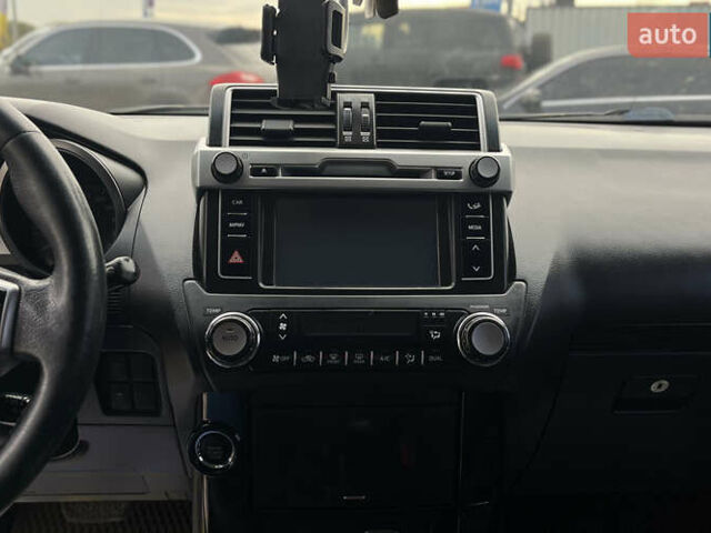 Тойота Ленд Крузер Прадо 2014 в Мукачеве на Automoto.ua Белый Тойота Ленд Крузер Прадо, объемом двигателя 2.98 л и пробегом 173 тыс. км за 31150 $, фото 13 на Automoto.ua