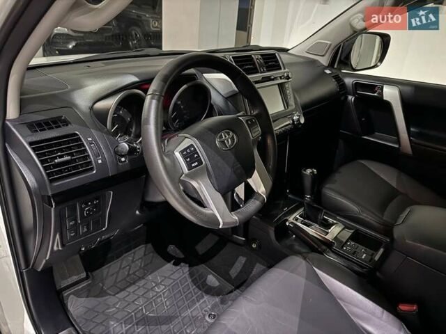 Белый Тойота Ленд Крузер Прадо, объемом двигателя 2.98 л и пробегом 112 тыс. км за 31900 $, фото 59 на Automoto.ua