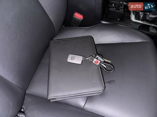 Белый Тойота Ленд Крузер Прадо, объемом двигателя 2.98 л и пробегом 112 тыс. км за 31900 $, фото 87 на Automoto.ua