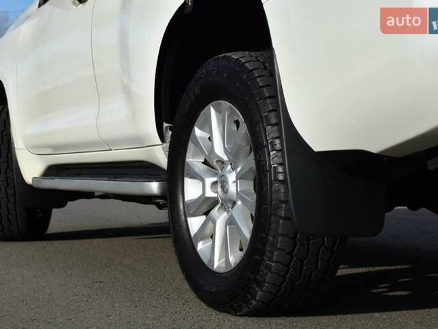 Белый Тойота Ленд Крузер Прадо, объемом двигателя 3 л и пробегом 231 тыс. км за 31700 $, фото 30 на Automoto.ua
