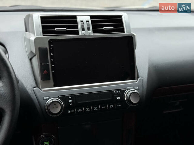 Белый Тойота Ленд Крузер Прадо, объемом двигателя 2.8 л и пробегом 280 тыс. км за 26999 $, фото 75 на Automoto.ua