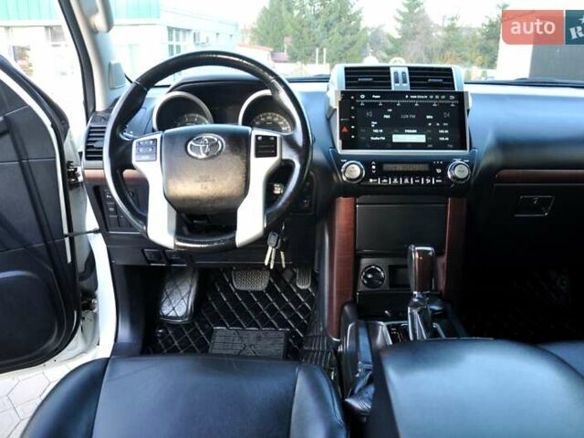 Білий Тойота Ленд Крузер Прадо, об'ємом двигуна 2.7 л та пробігом 145 тис. км за 25500 $, фото 24 на Automoto.ua