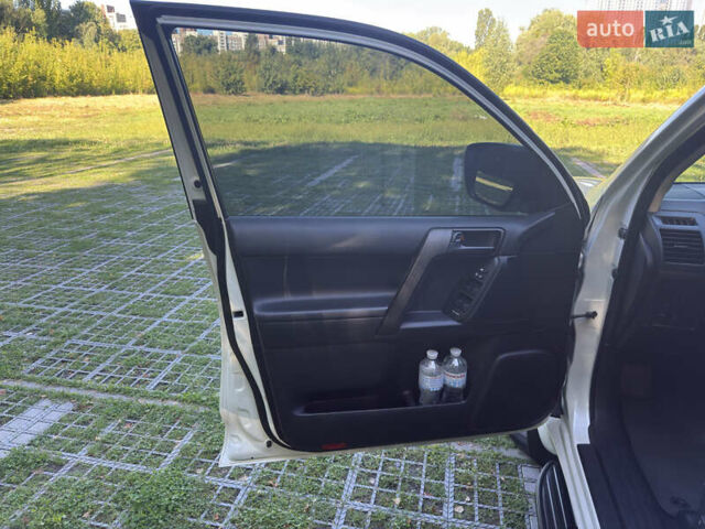 Белый Тойота Ленд Крузер Прадо, объемом двигателя 2.76 л и пробегом 161 тыс. км за 31900 $, фото 6 на Automoto.ua