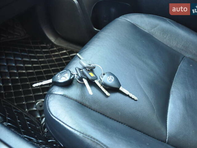 Білий Тойота Ленд Крузер Прадо, об'ємом двигуна 2.7 л та пробігом 145 тис. км за 25500 $, фото 40 на Automoto.ua