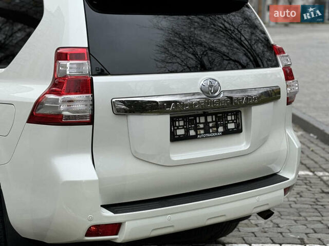 Белый Тойота Ленд Крузер Прадо, объемом двигателя 2.8 л и пробегом 280 тыс. км за 26999 $, фото 35 на Automoto.ua