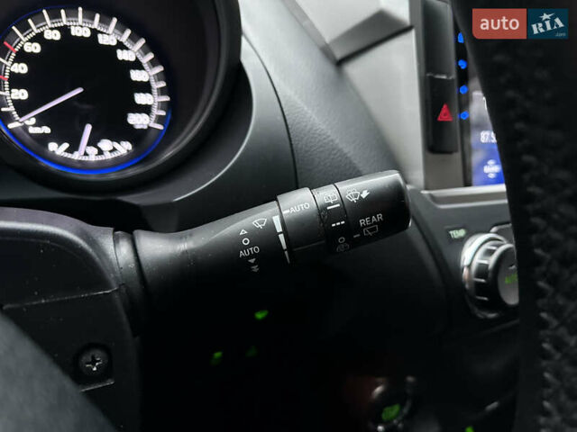 Белый Тойота Ленд Крузер Прадо, объемом двигателя 2.8 л и пробегом 280 тыс. км за 26999 $, фото 88 на Automoto.ua