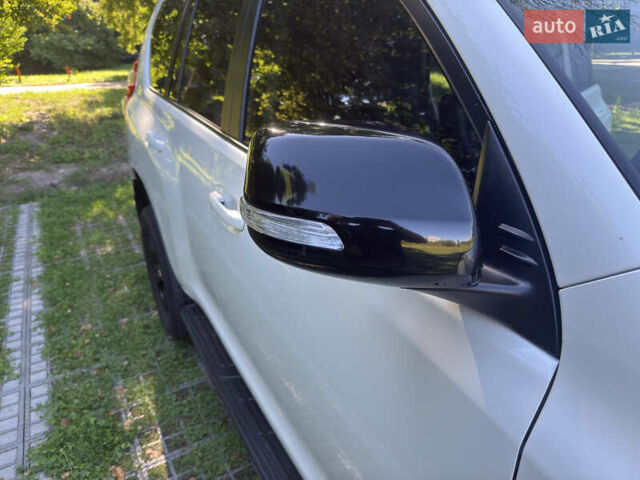 Белый Тойота Ленд Крузер Прадо, объемом двигателя 2.76 л и пробегом 161 тыс. км за 31900 $, фото 18 на Automoto.ua